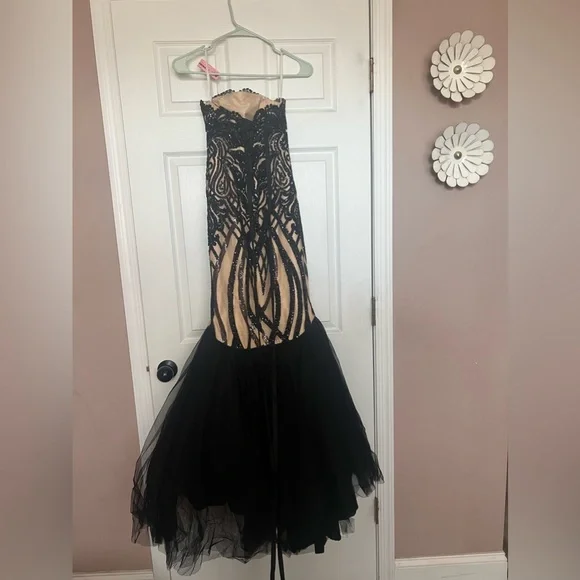 Prom Dress - Picture 2 of 5